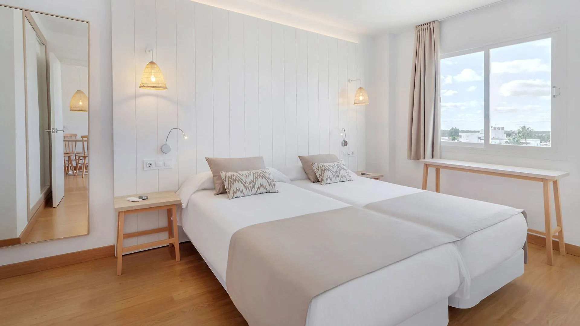 Club Simo Aparthotel Cala Millor  3*, Cala Millor (Mallorca) Spain