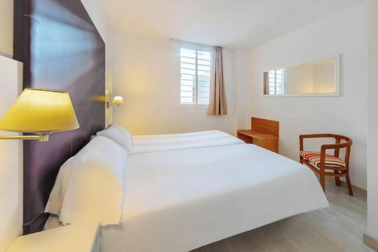 Aparthotel Club Simó Cala Millor  España
